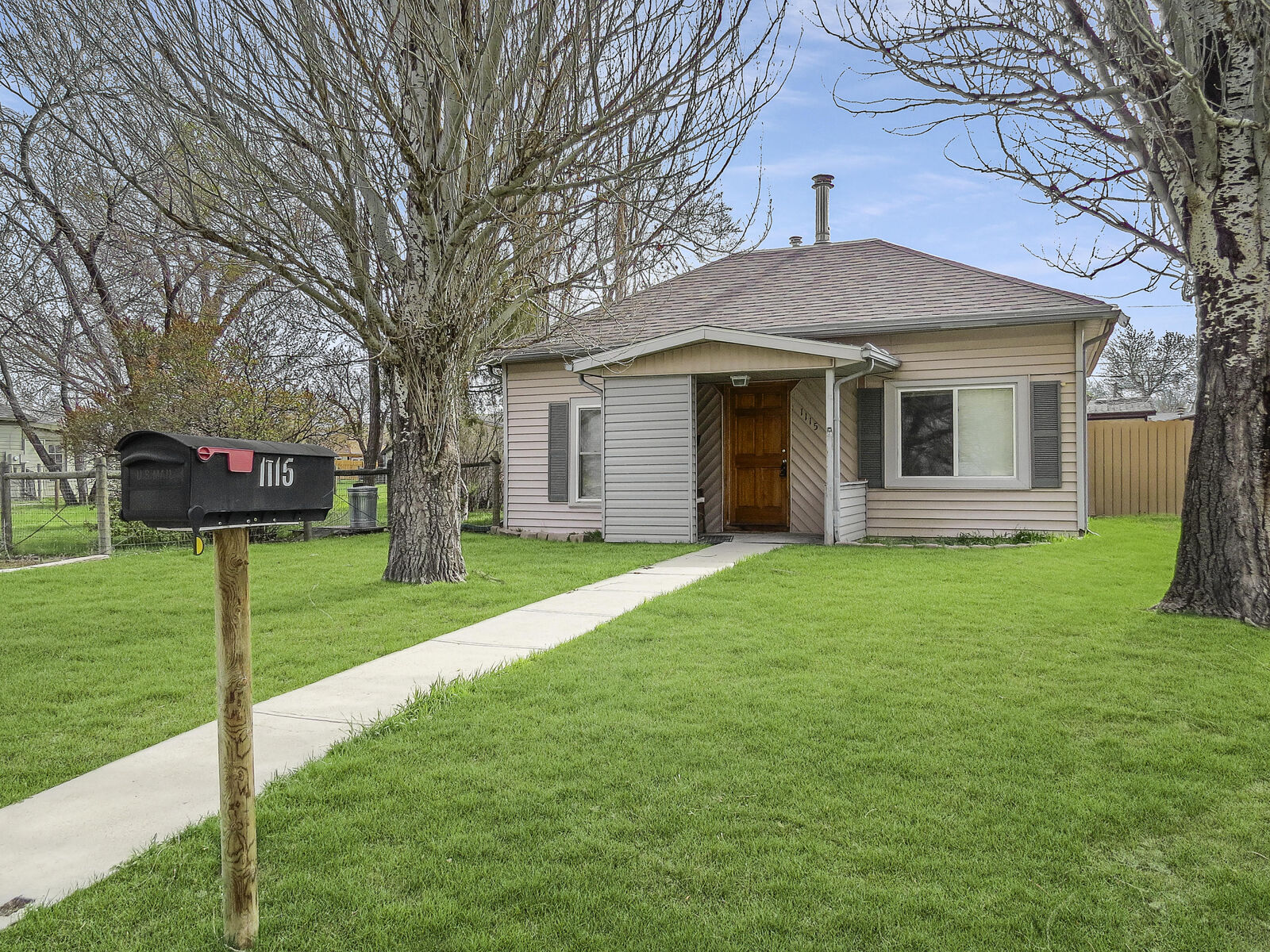 Property Photo: 1115 N Custer Street &Amp 1125 WY 82801