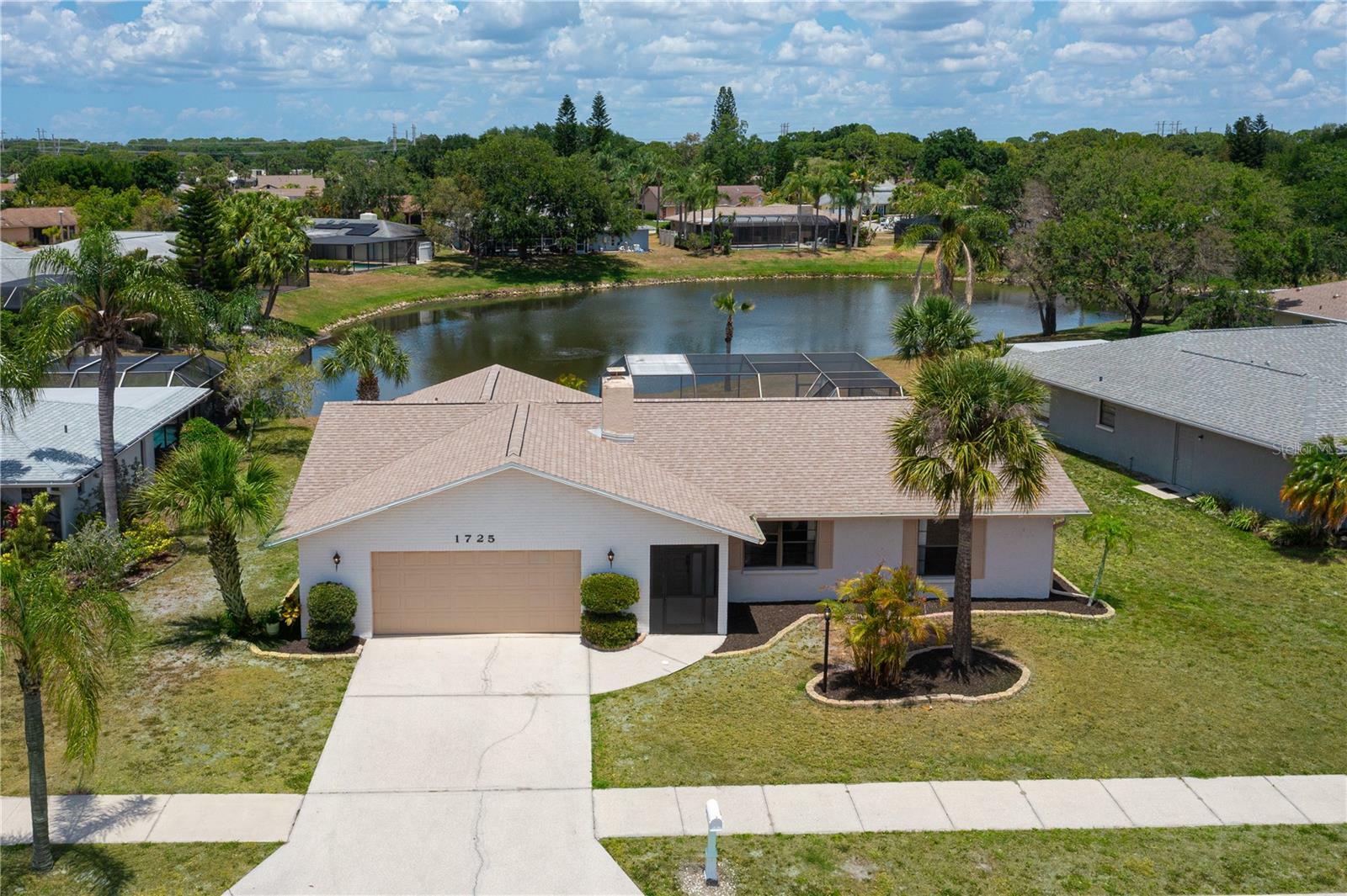 Property Photo:  1725 Country Meadows Drive  FL 34235 