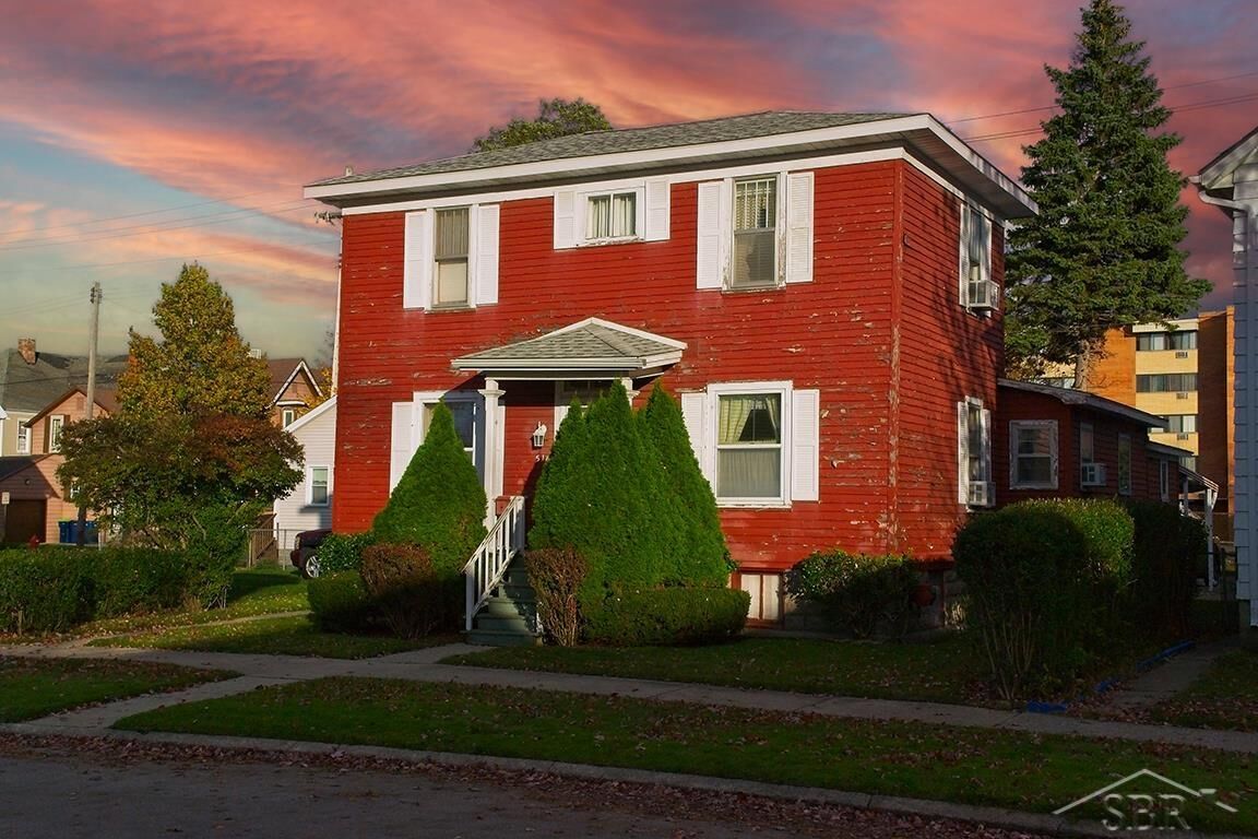 Property Photo: 518 N Jackson MI 48708