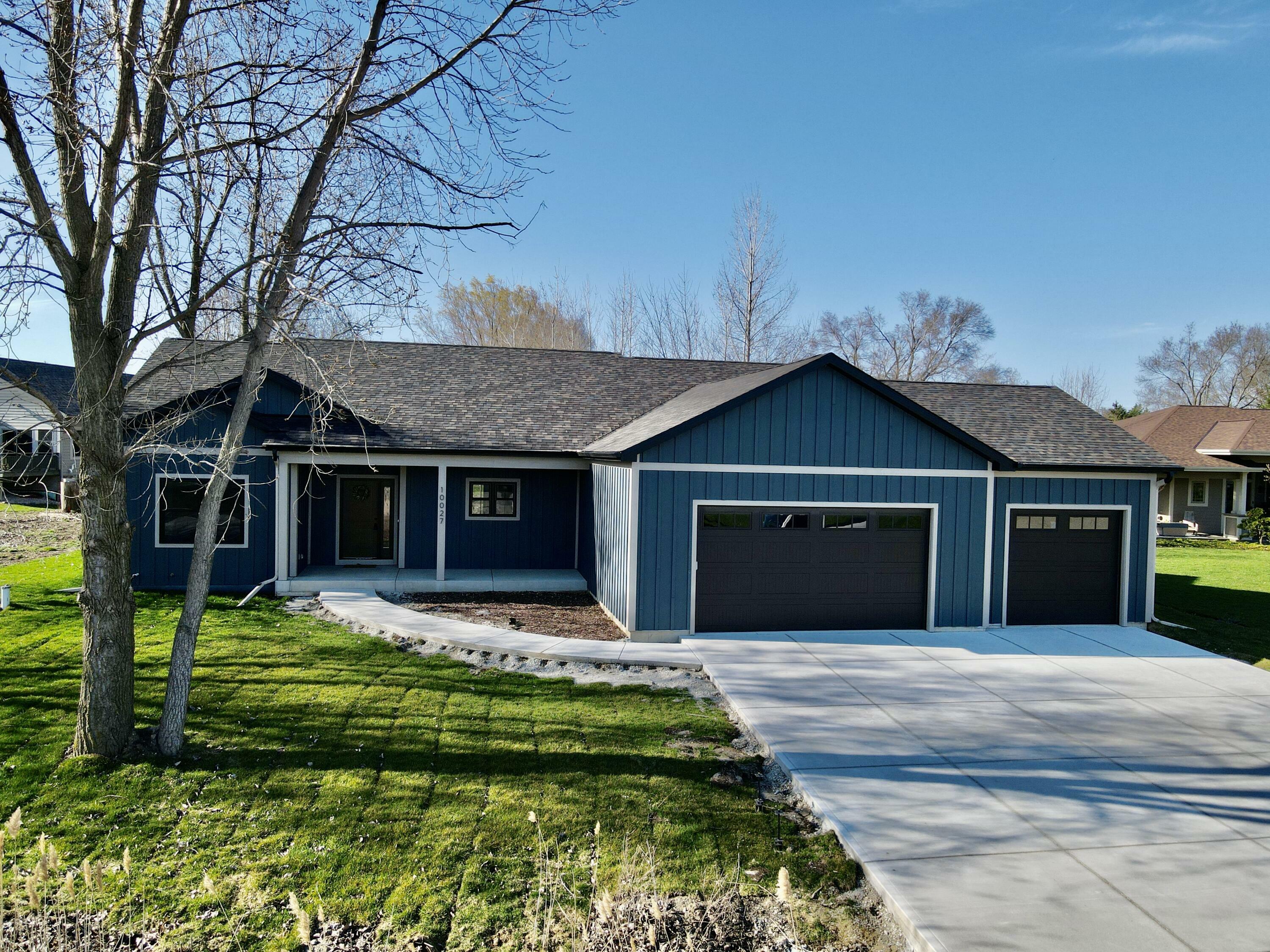 Property Photo:  10027 Camelot Dr  WI 53406 