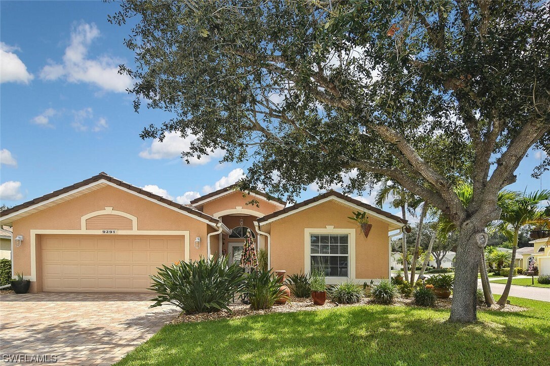 Property Photo:  9291 Lanthorn Way  FL 33928-4240 