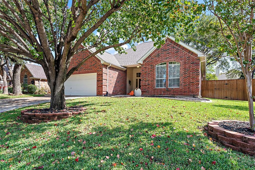 Property Photo: 2608 Briargrove Drive TX 76054