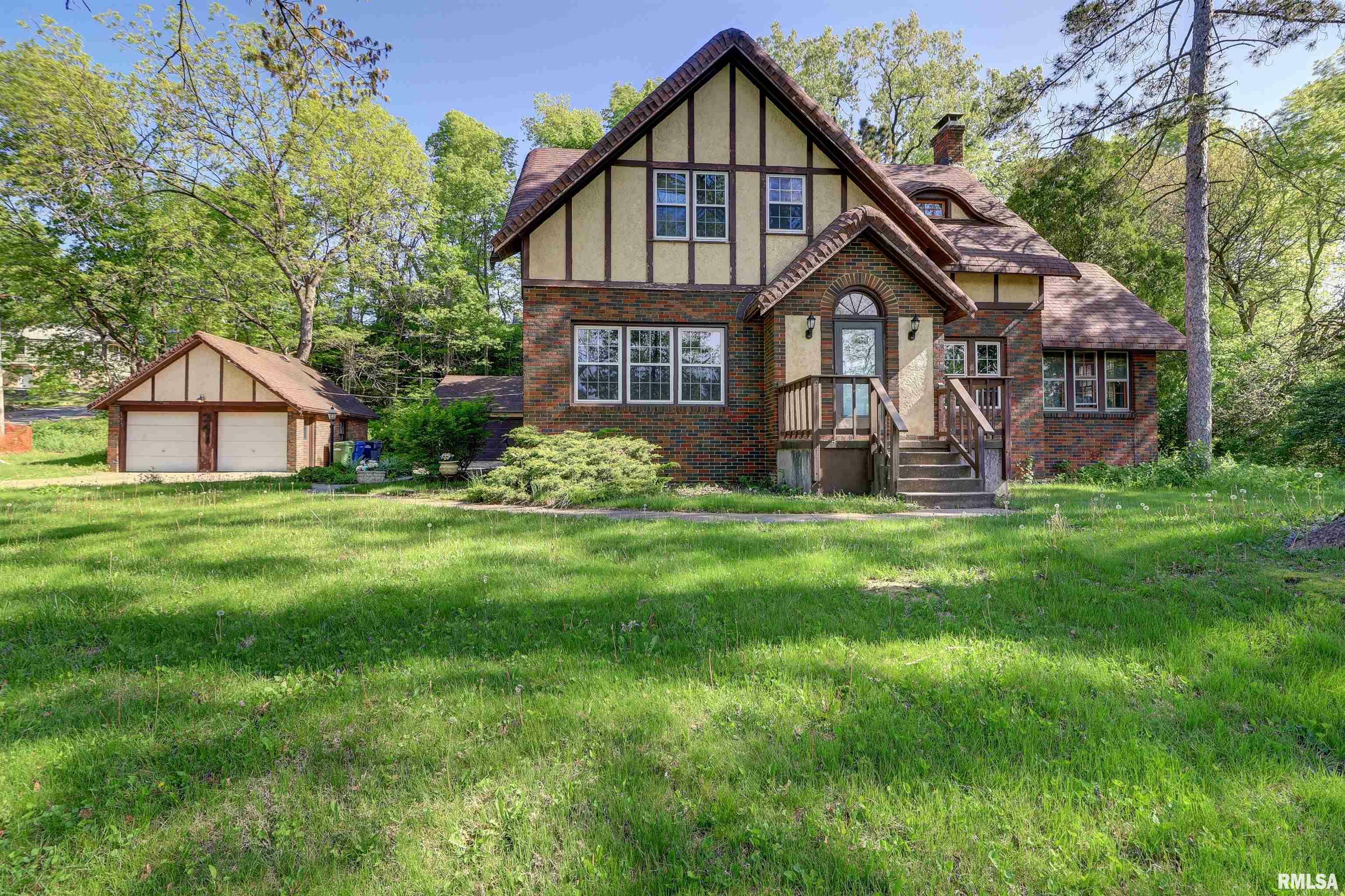 Property Photo:  341 Thorwaldsen Place  IA 52732 