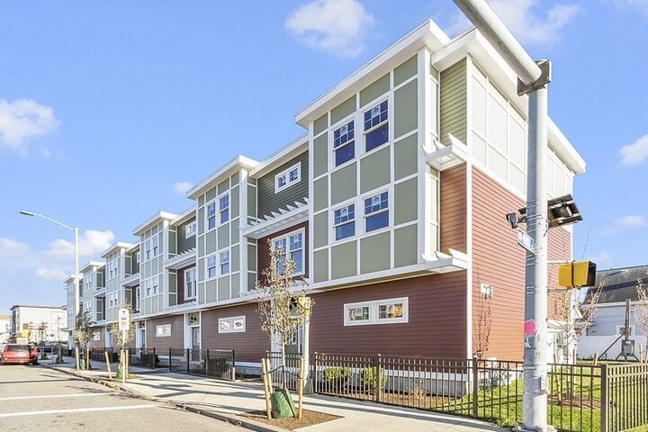 Property Photo: 876 Western Ave 6 MA 01905