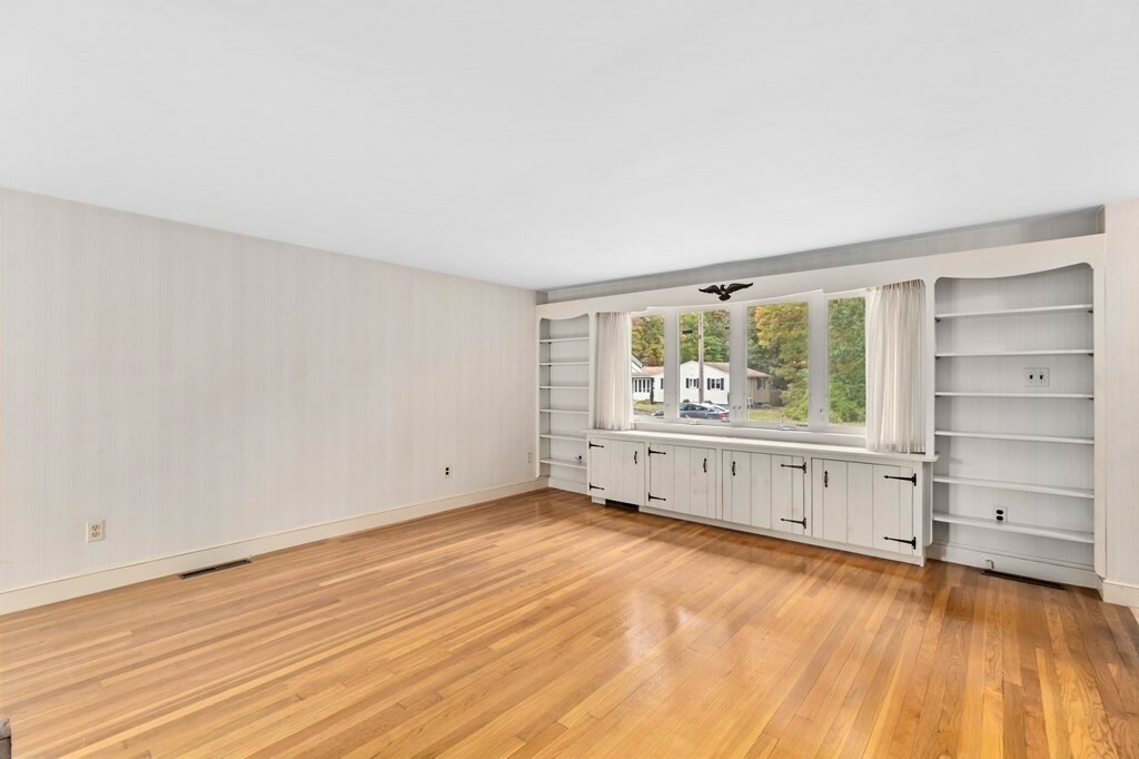 Property Photo: 105 Summit MA 02351