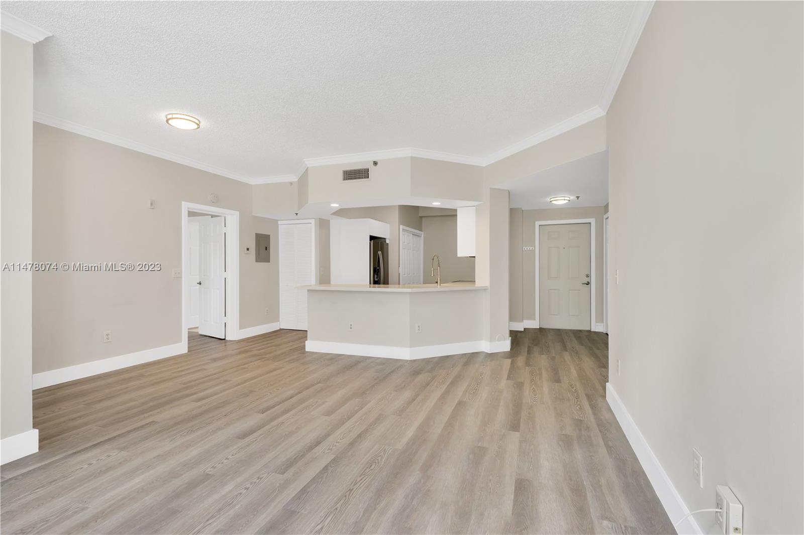 Property Photo: 3155 NE 184th St 8104 FL 33160