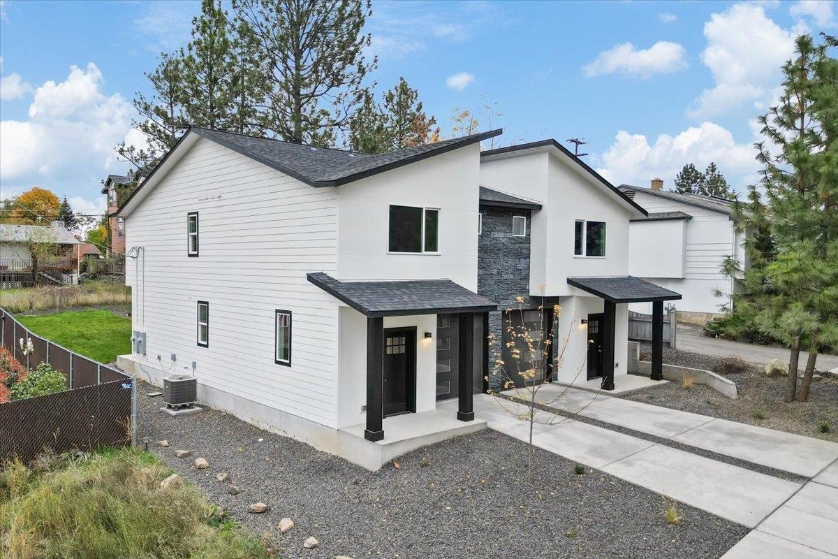 Property Photo: 4237 E Pratt Ave A&B WA 99202