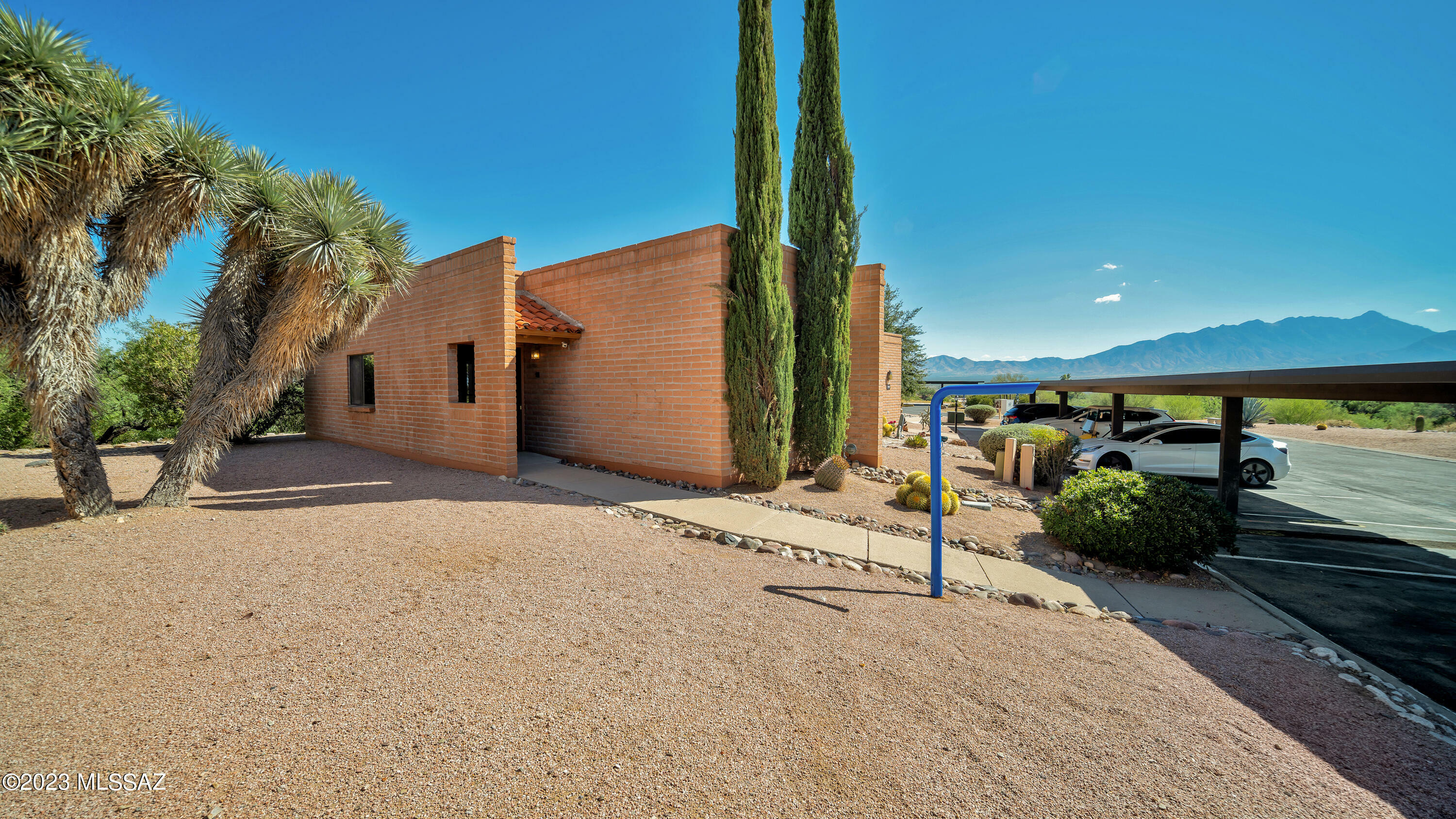 Property Photo:  1284 W Desert Hills Drive  AZ 85614 