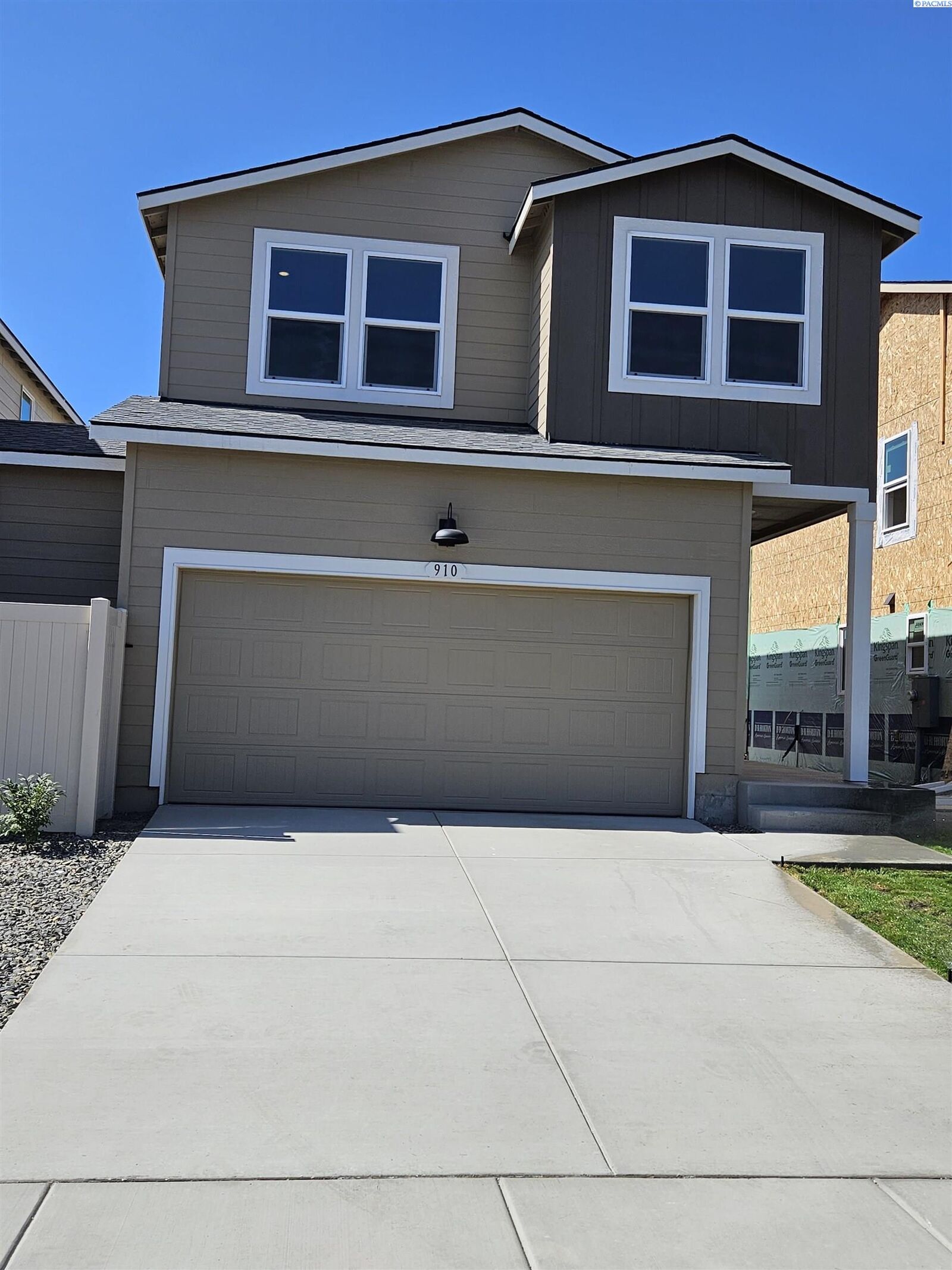 Property Photo:  10002 W 9th Place  WA 99336 