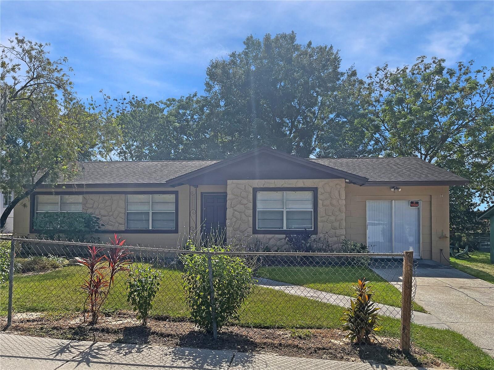 Property Photo:  14 E Cleveland Street  FL 32703 