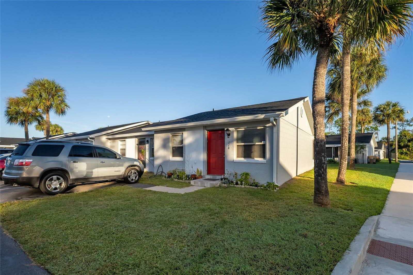 Property Photo:  118 Lake Villa Way  FL 34743 