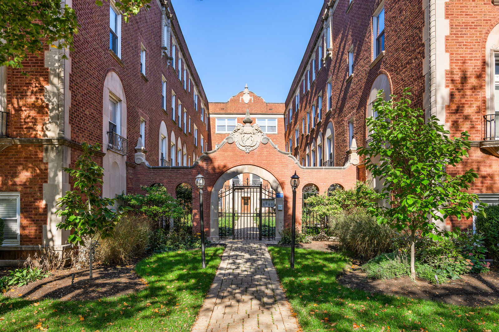 Property Photo:  1544 W Sherwin Avenue 2N  IL 60626 