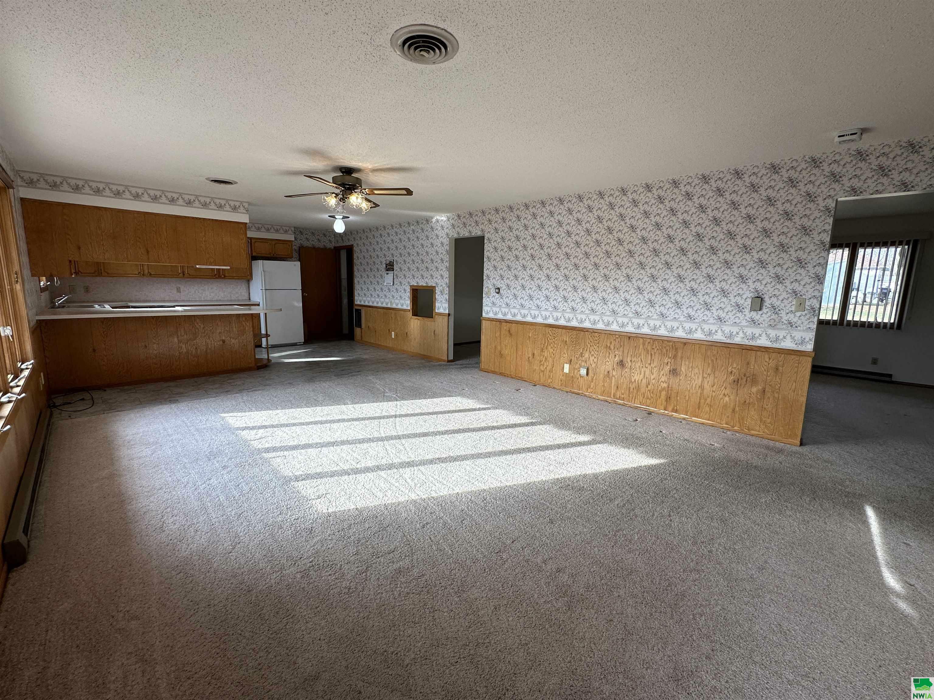 Property Photo:  904 South Center Street  IA 51006 