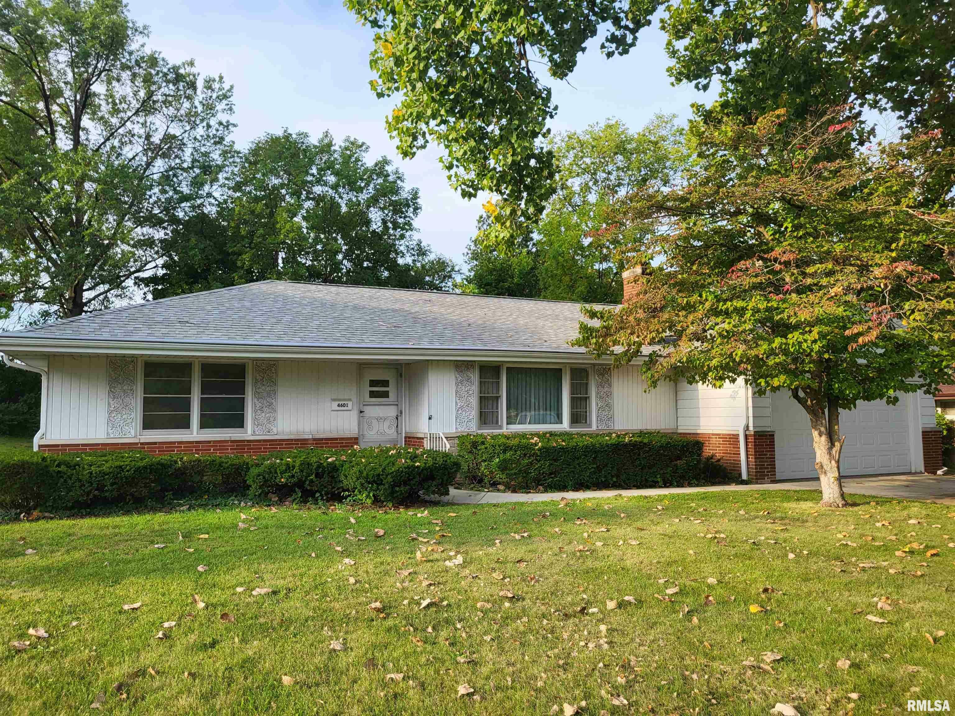 Property Photo:  4601 N Clarewood Avenue  IL 61615 