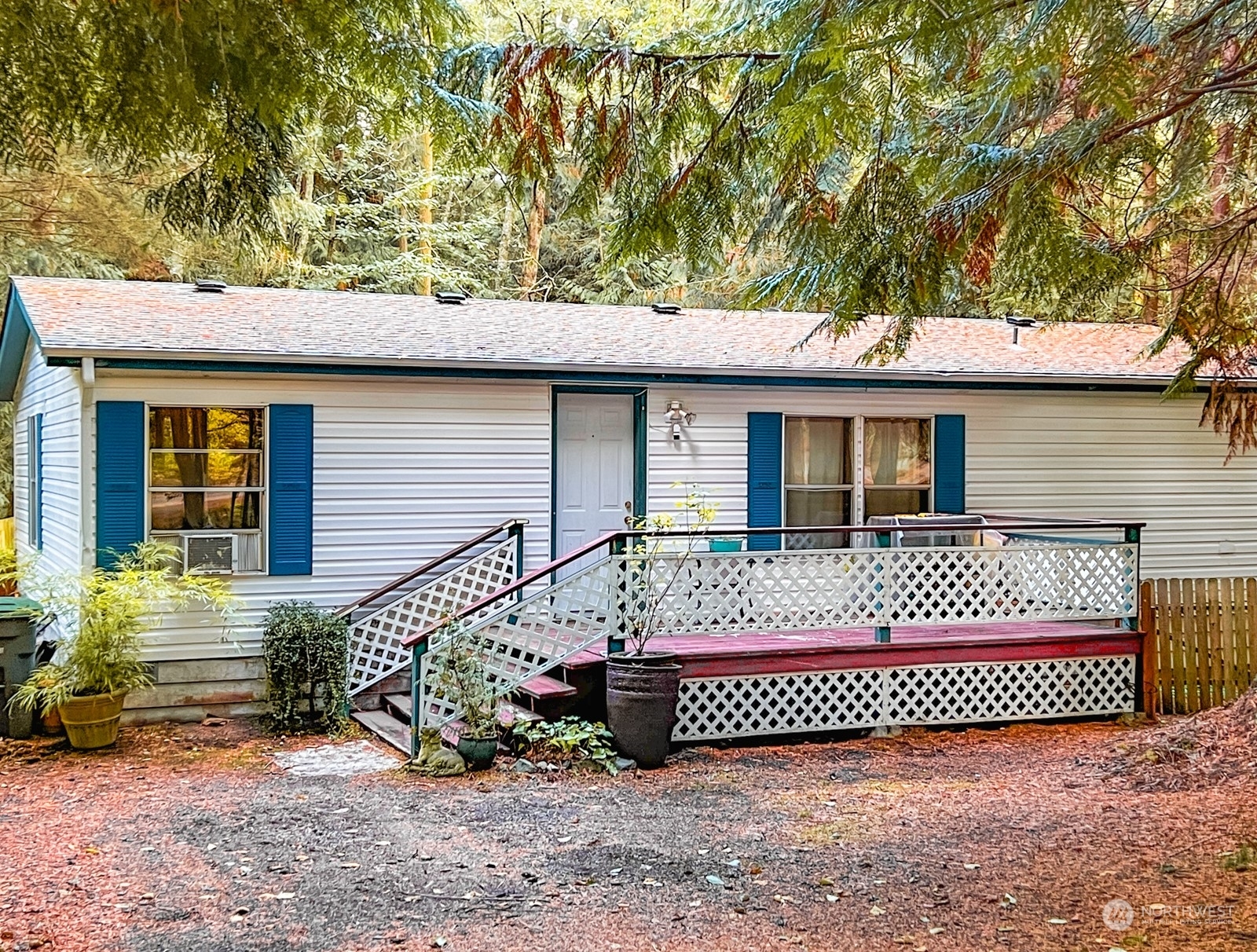 Property Photo:  250 Flamingo Road  WA 98368 