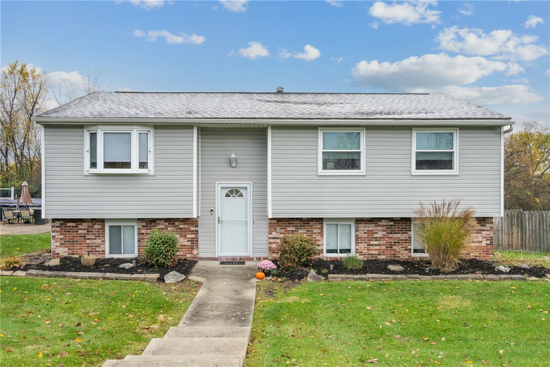 Property Photo:  300 Mifflin Hills Drive  PA 15122 