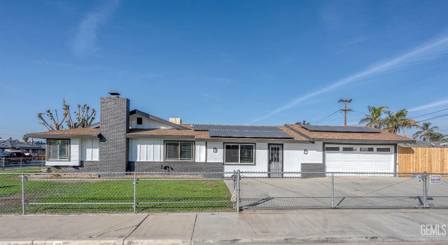 3008 Agate Street  Bakersfield CA 93304 photo