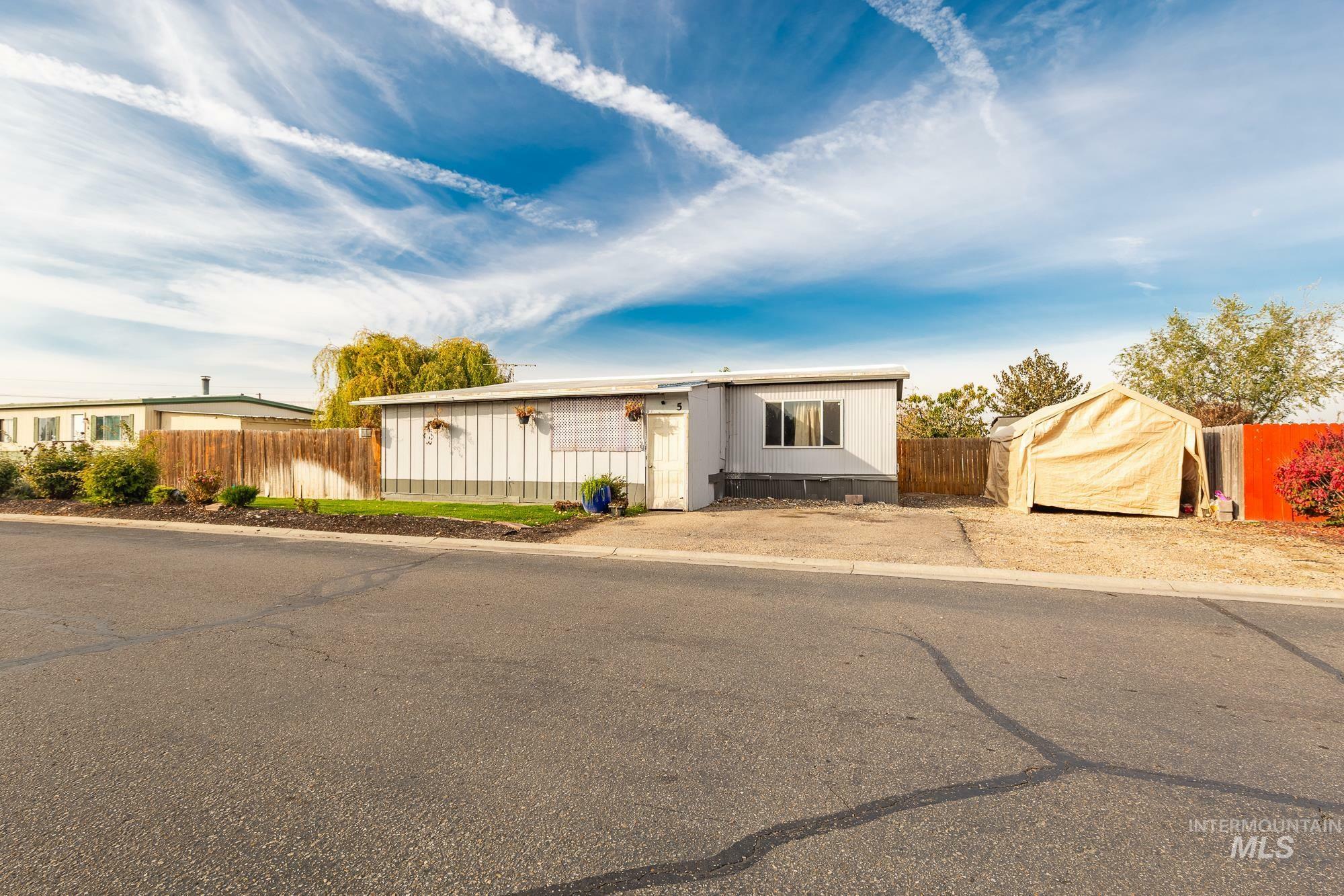Property Photo: 5001 E. Ustick Rd. Trlr #5 ID 83605