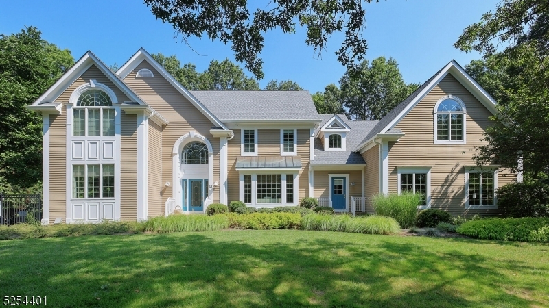 Property Photo:  63 S Stone Hedge Dr  NJ 07920 