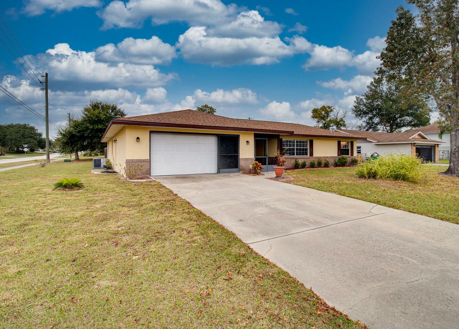 Property Photo:  2994 Etta Circle  FL 32738 