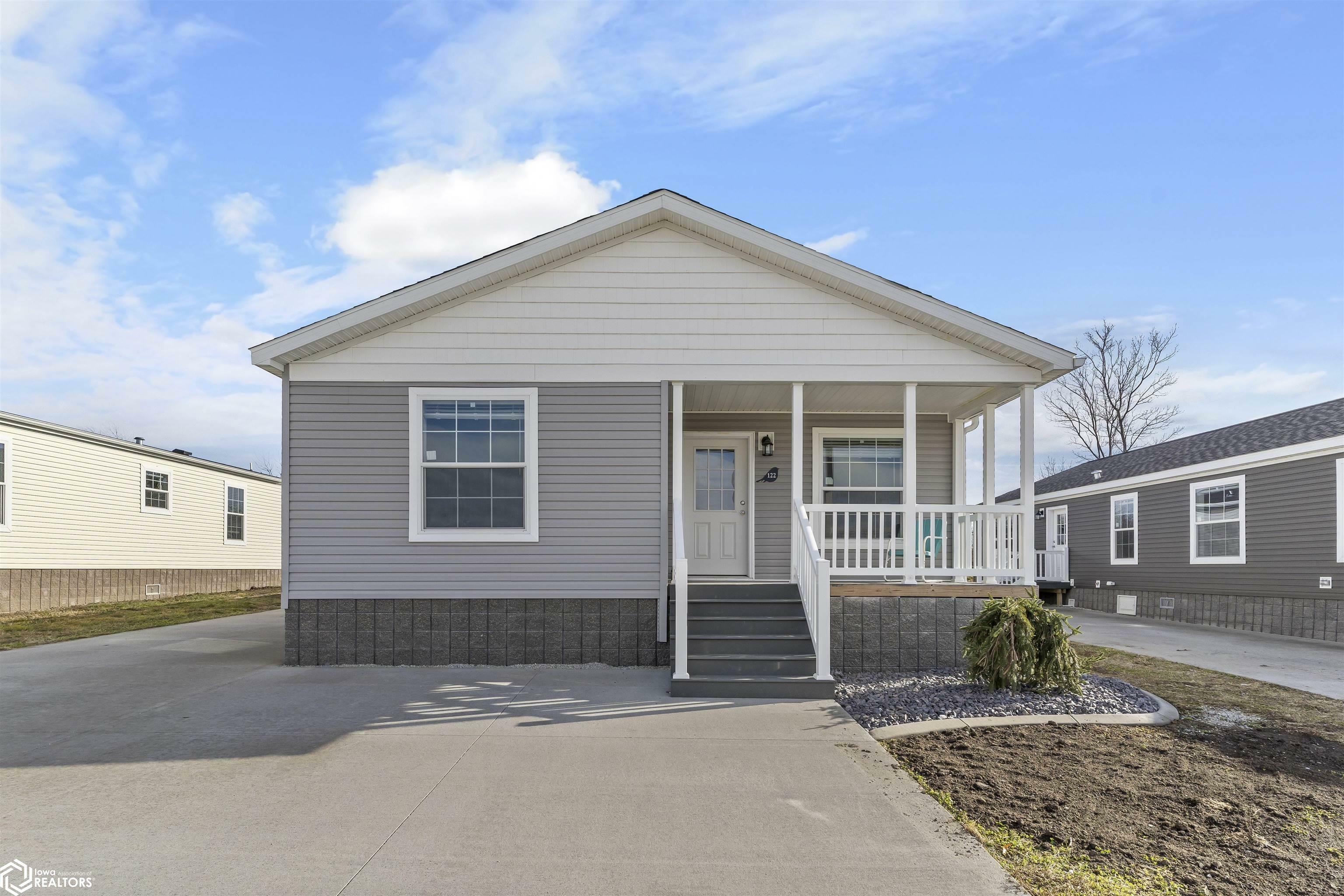 Property Photo:  1500 E Linden #122 Drive 122  IA 52641 