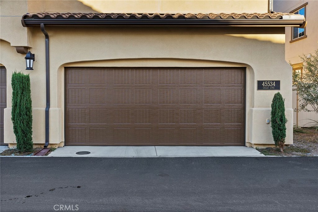 Property Photo: 45534 Calle Luna CA 92592