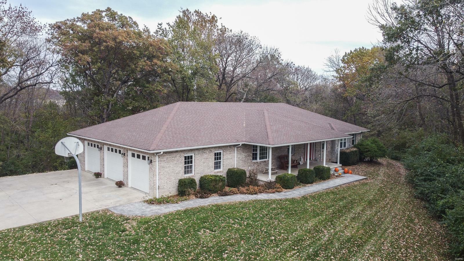 Property Photo:  410 Dogwood Drive  IL 62016 