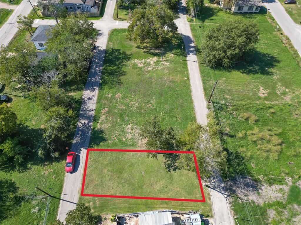 Property Photo: 1002 Rufus Street TX 77469