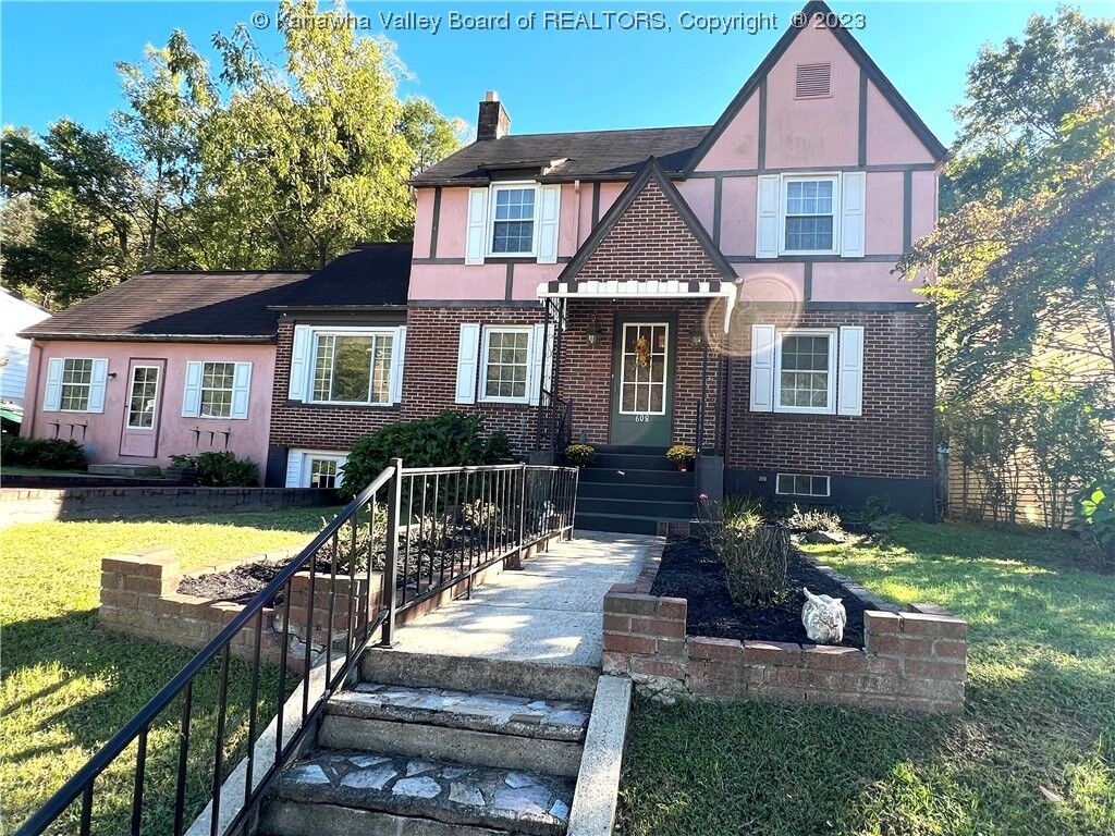 Property Photo:  608 Kanawha Ave. Avenue  WV 25045 