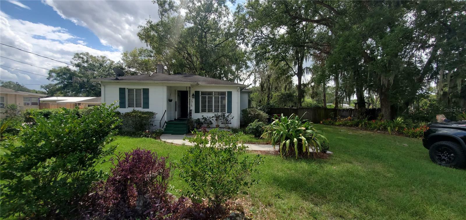 Property Photo:  1315 E Tomlin Street  FL 33563 