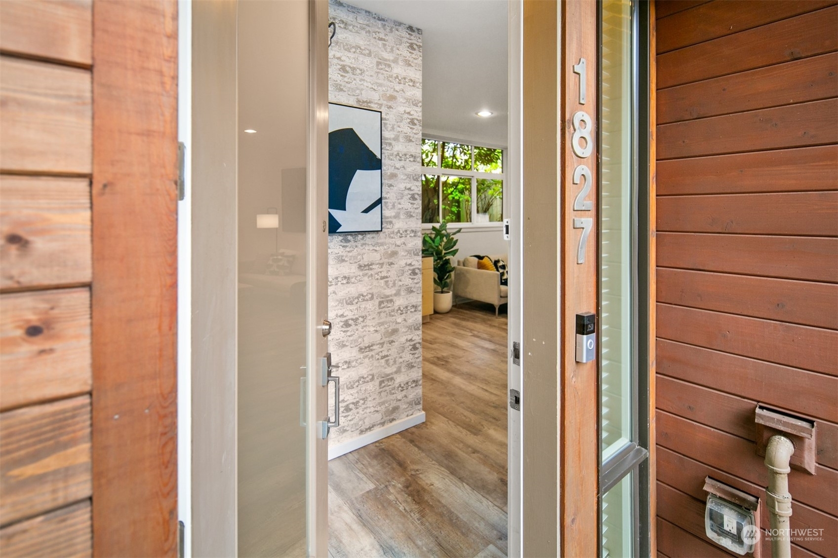 Property Photo: 1827 E Glen Street WA 98112