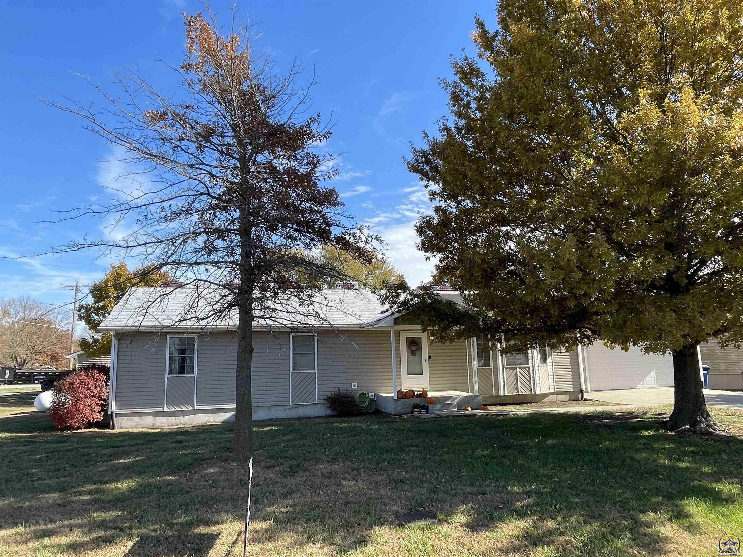 Property Photo:  508 Sunset Ln  KS 66507 