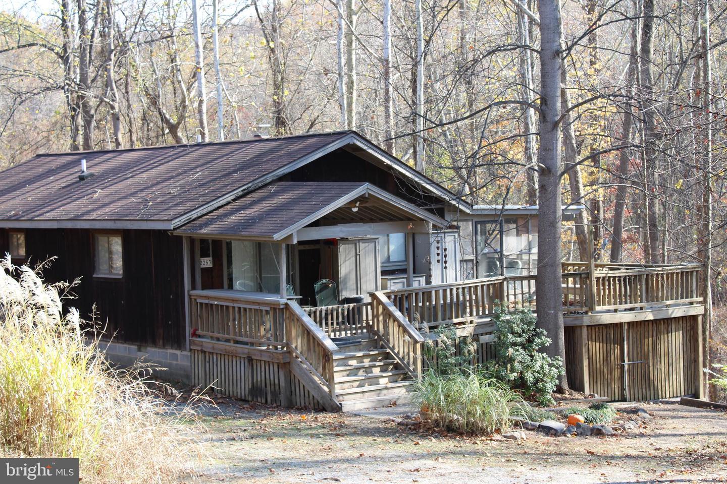 Property Photo: 2253 Morgans Mill Road VA 20135