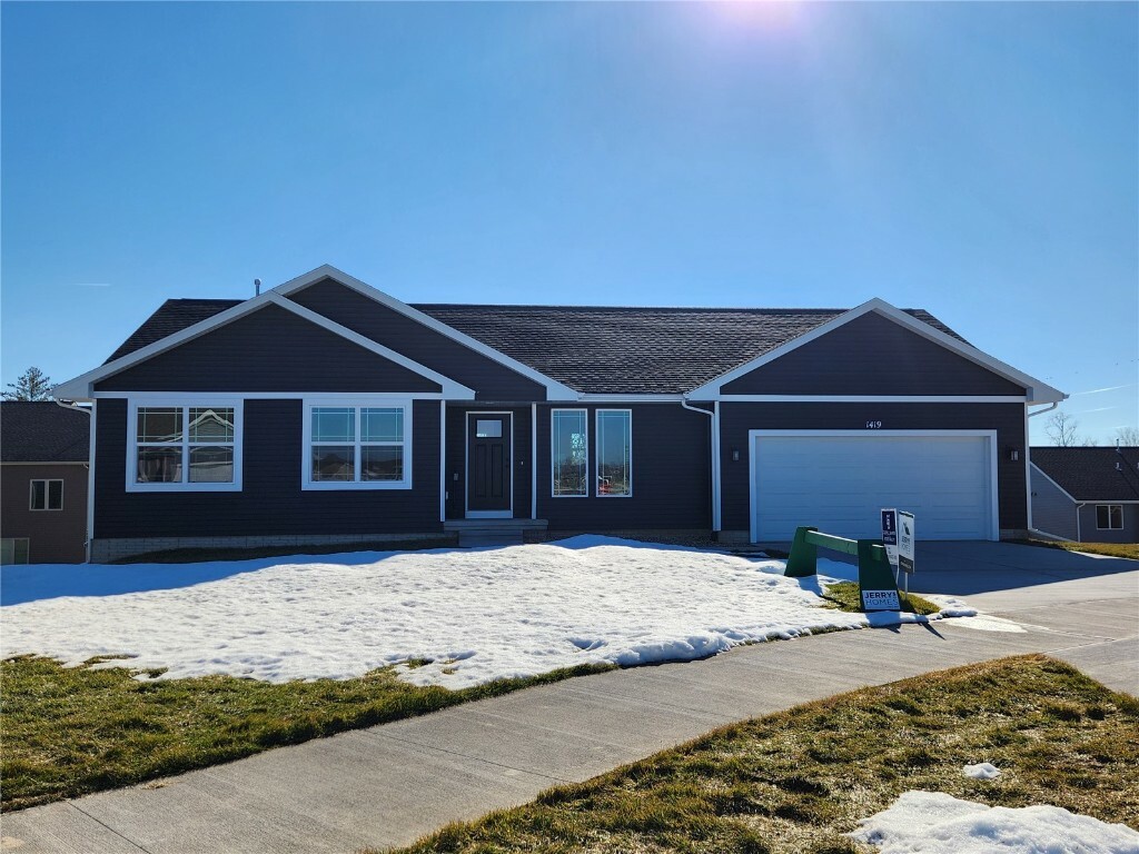 Property Photo:  1419 Beringer Court NE  IA 52402 