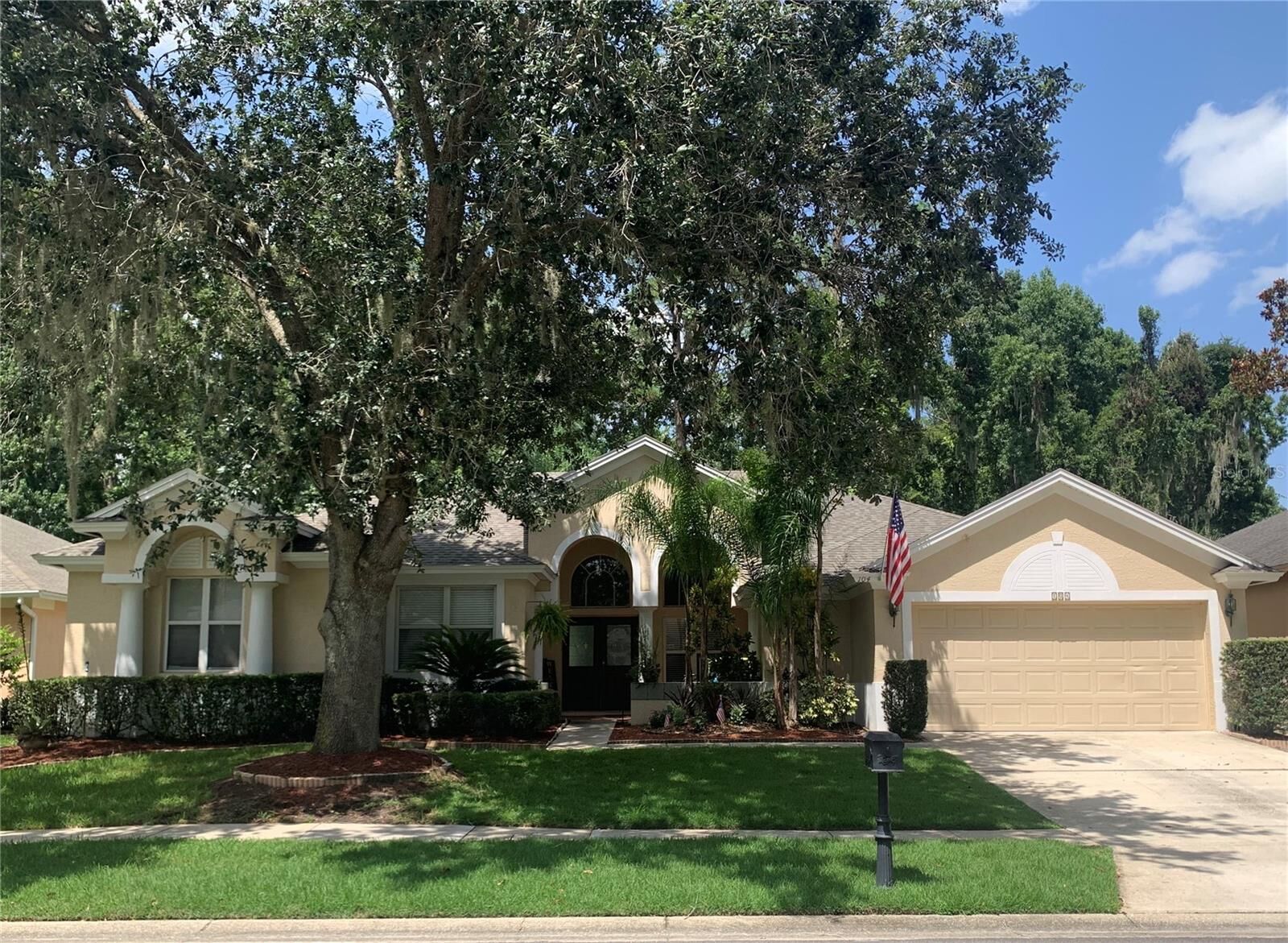 Property Photo: 104 Nandina Terrace FL 32708