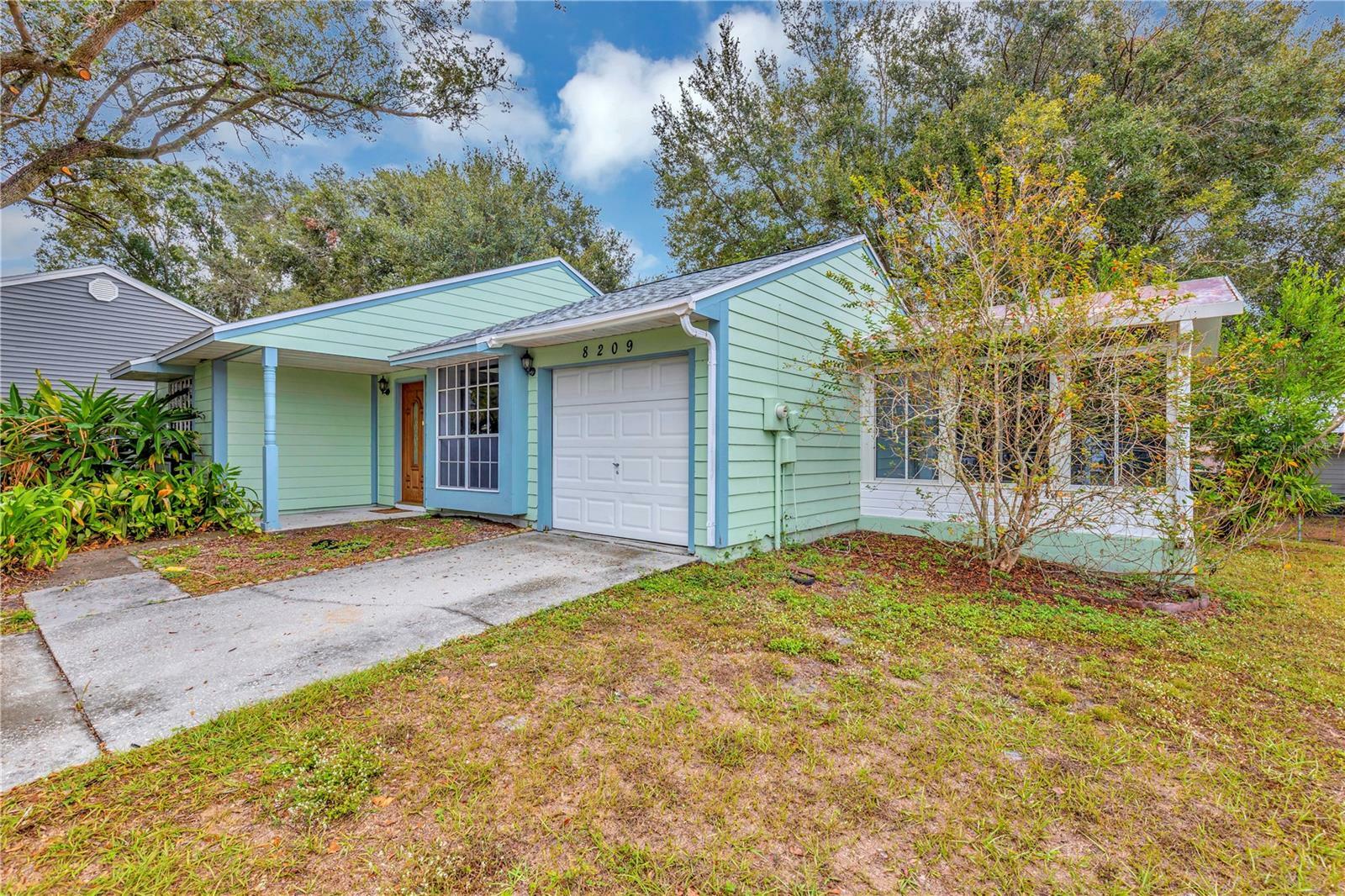 Property Photo:  8209 Steamboat Lane  FL 33637 