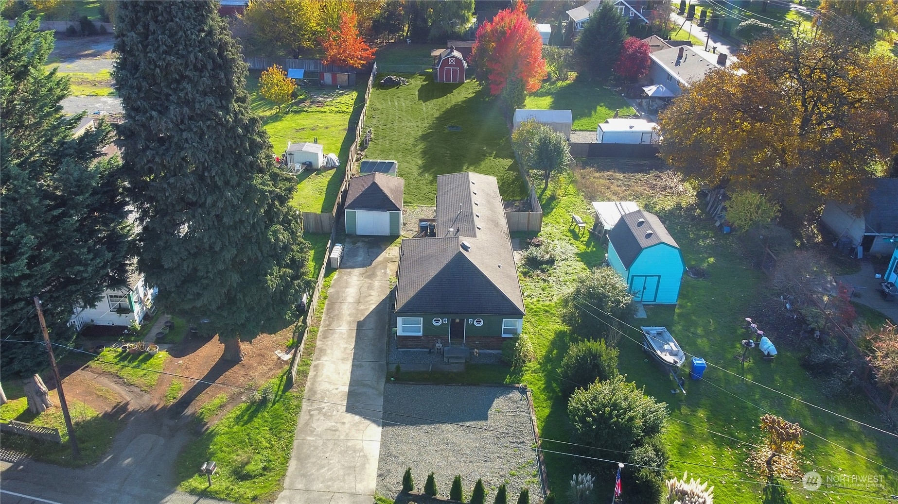 Property Photo:  12504 Valley Avenue E  WA 98372 