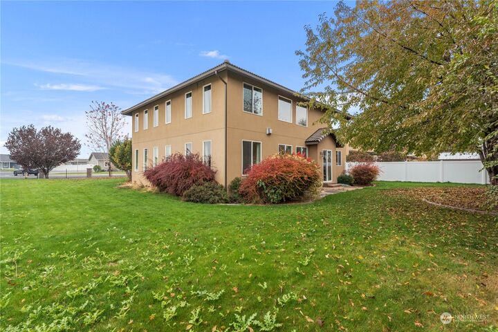 Property Photo:  209 P Street SW  WA 98848 