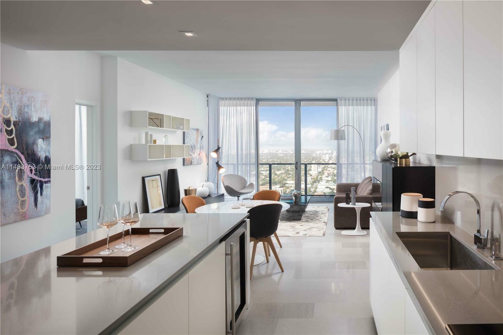 Property Photo:  88 SW 7th St 1806  FL 33130 
