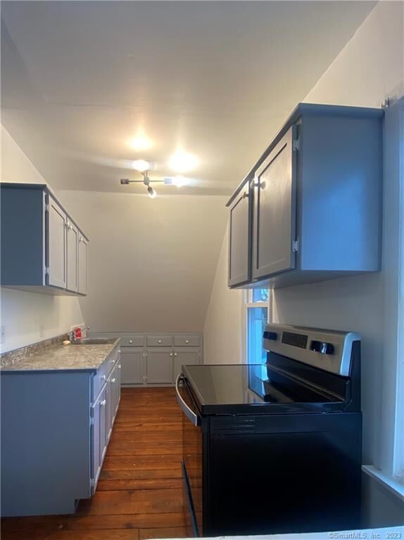 Property Photo:  220 Mountain Grove Street  CT 06605 