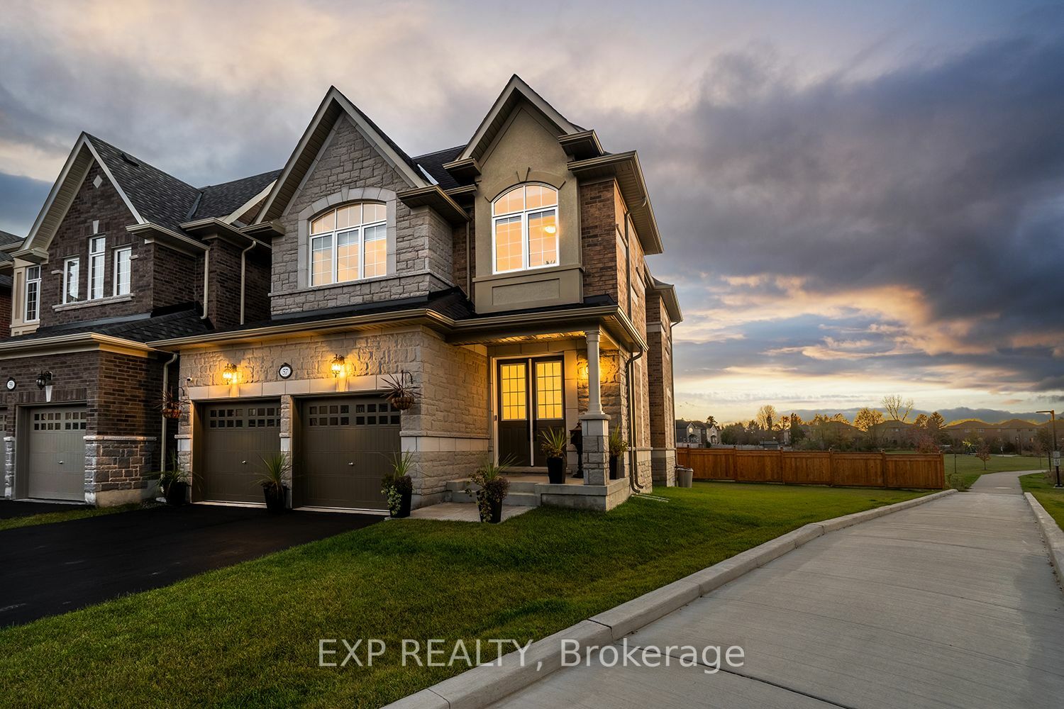 Property Photo:  57 Rosewell Cres W  ON L7G0N4 
