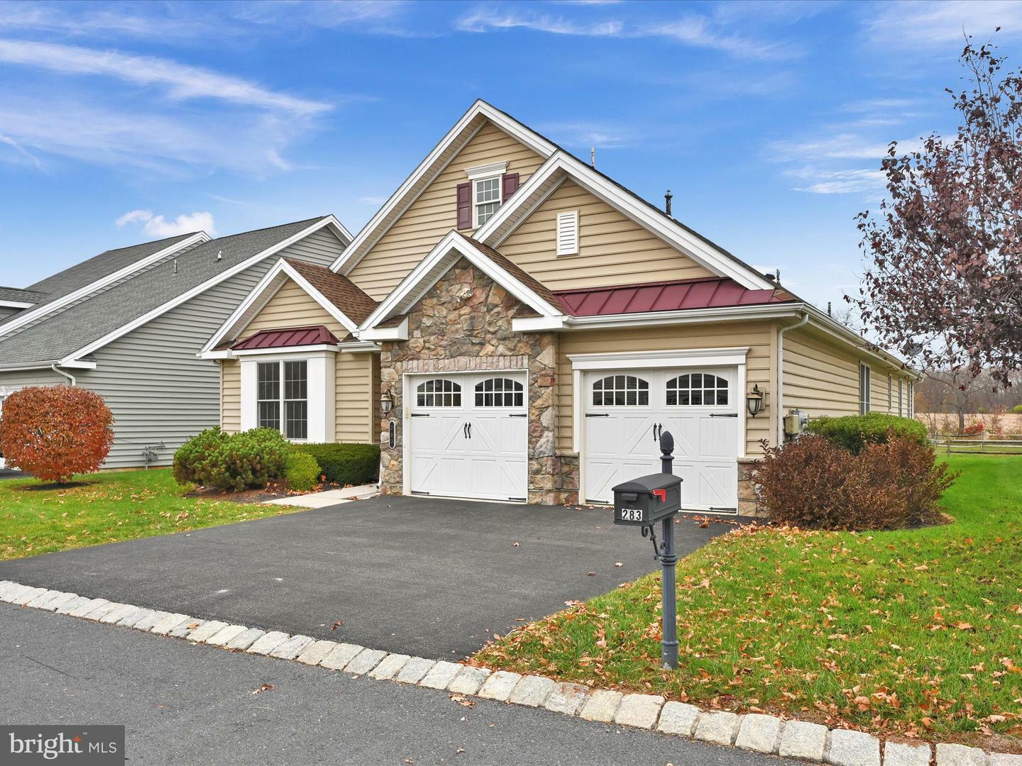 Property Photo:  283 Founders Way  PA 17050 