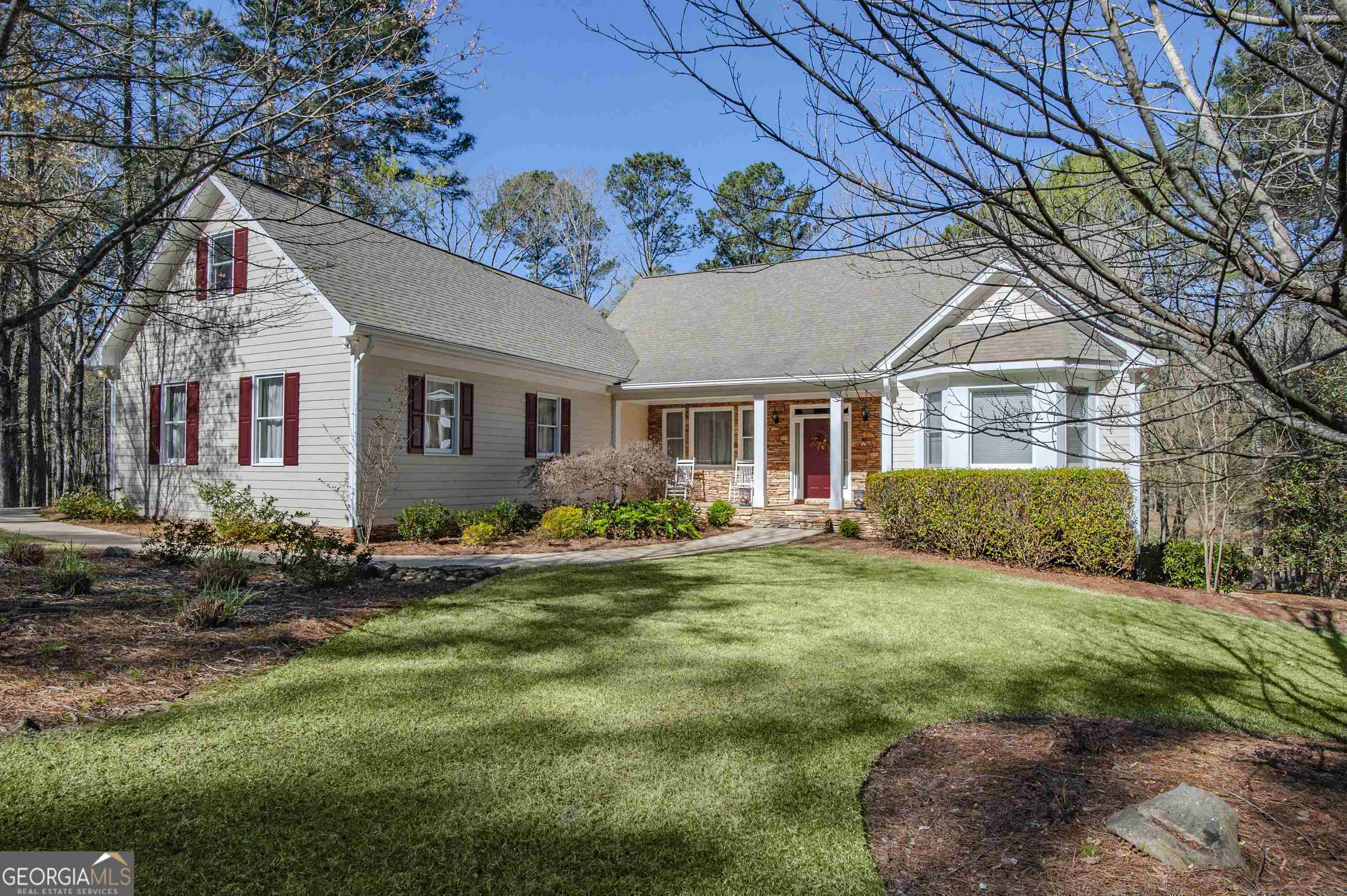 Property Photo:  1061 Pinehurst Drive  GA 30642 