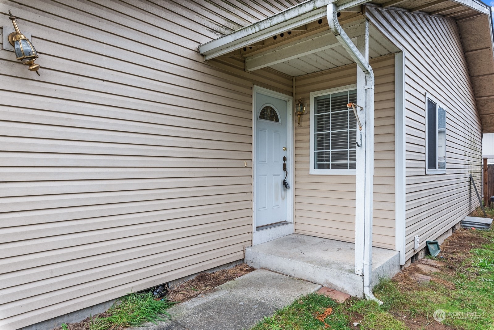 Property Photo:  16816 40th Avenue NE B  WA 98223 