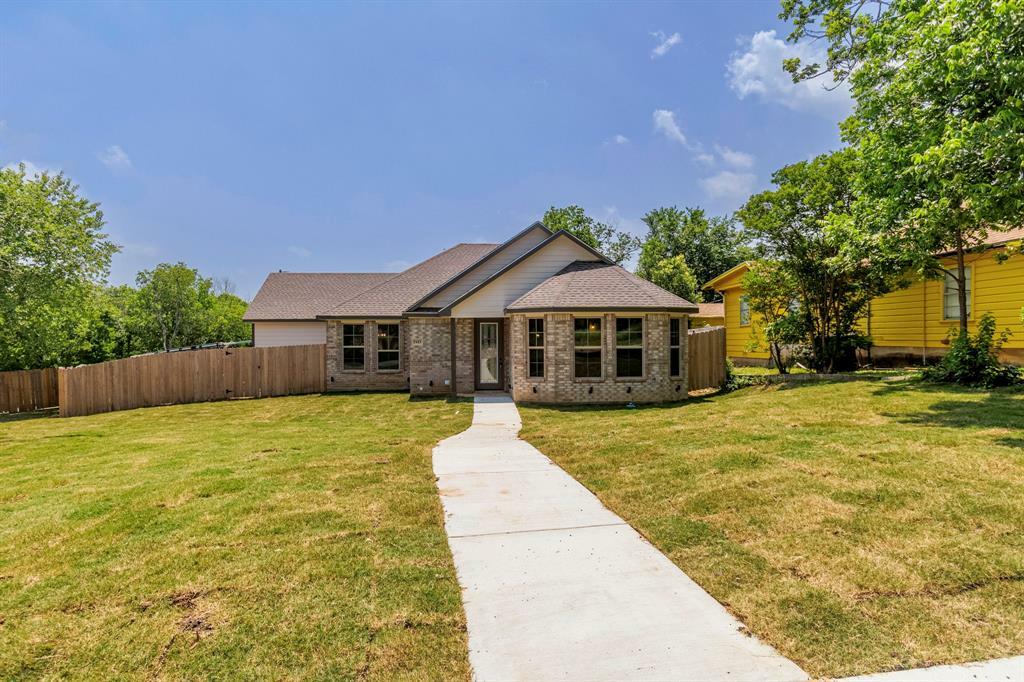 Property Photo: 5425 Curzon Avenue TX 76107