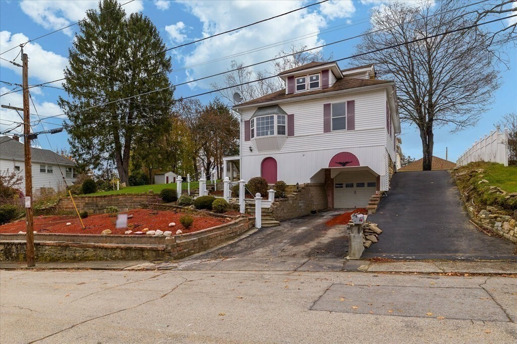 Property Photo: 31 Warren St MA 01550