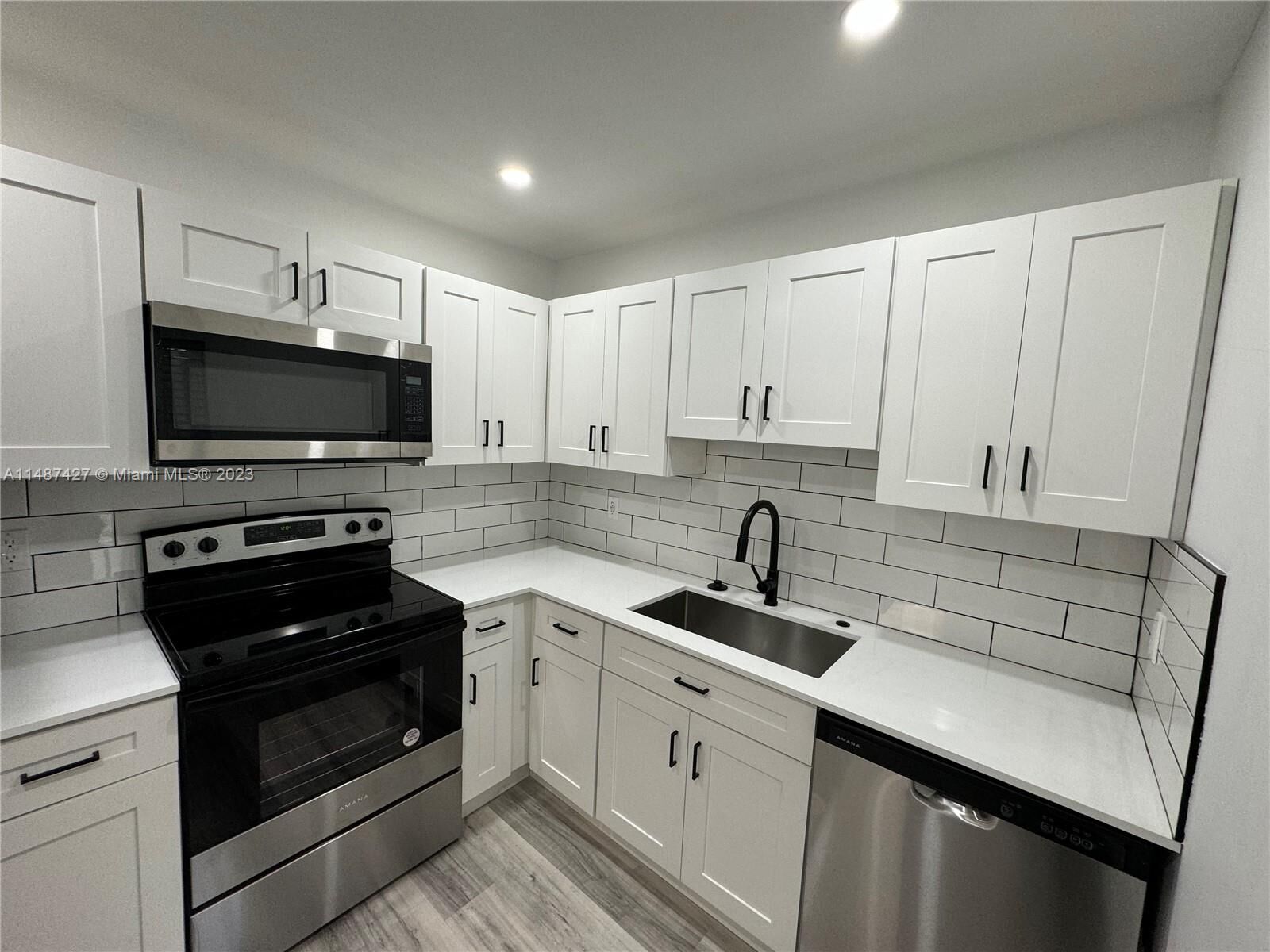 Property Photo:  704 Laconia Cir 704  FL 33467 