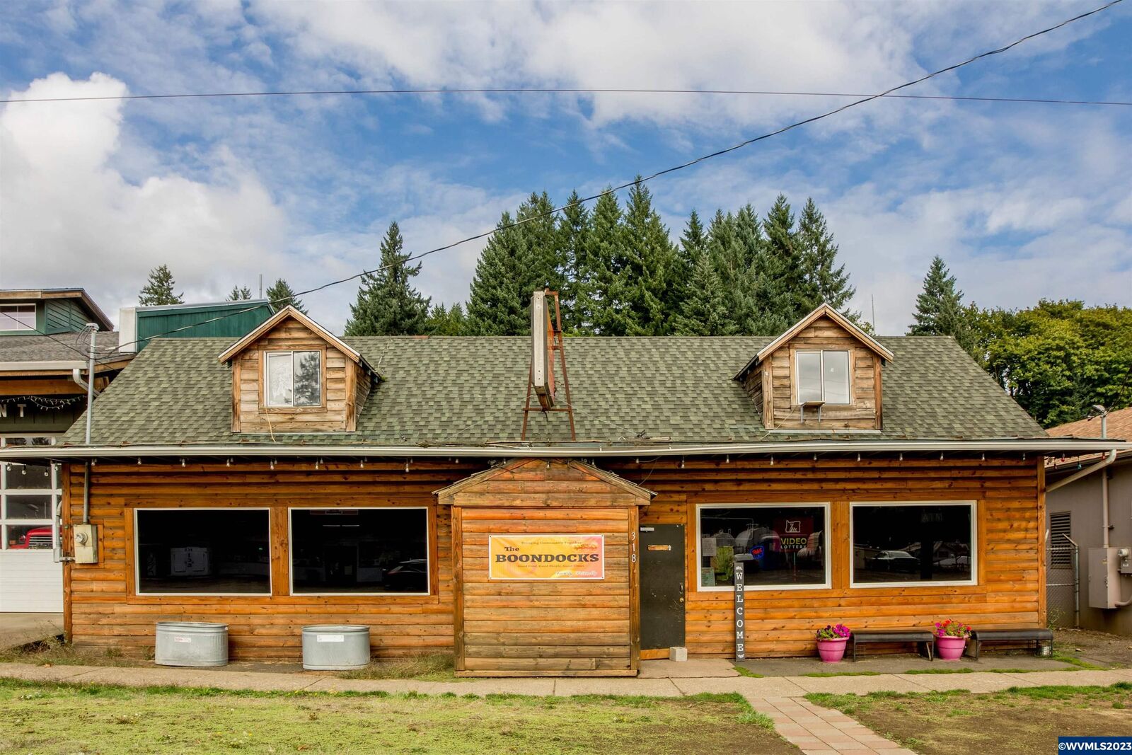 Property Photo:  318  Main St N  OR 97344 