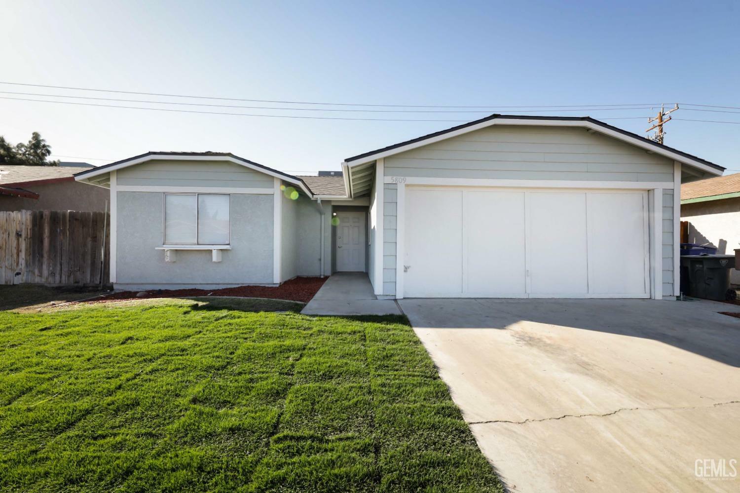 Property Photo:  5809 Huntridge Lane  CA 93313 