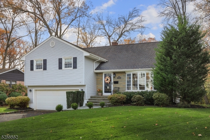 Property Photo:  1040 Seward Ave  NJ 07090 